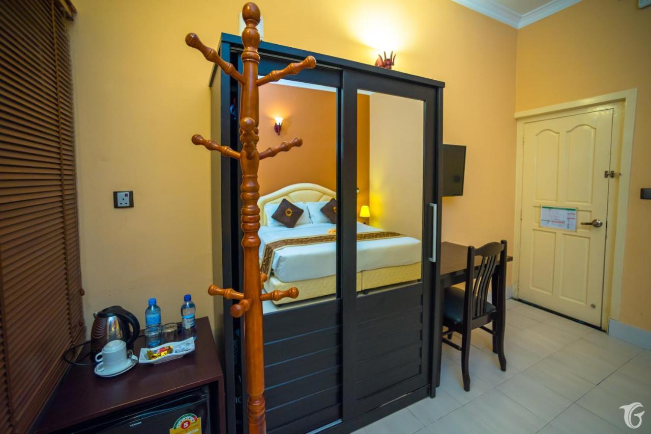 Gunbaru Inn Ukulhas Island Exterior photo