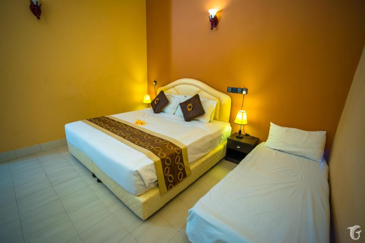 Gunbaru Inn Ukulhas Island Exterior photo