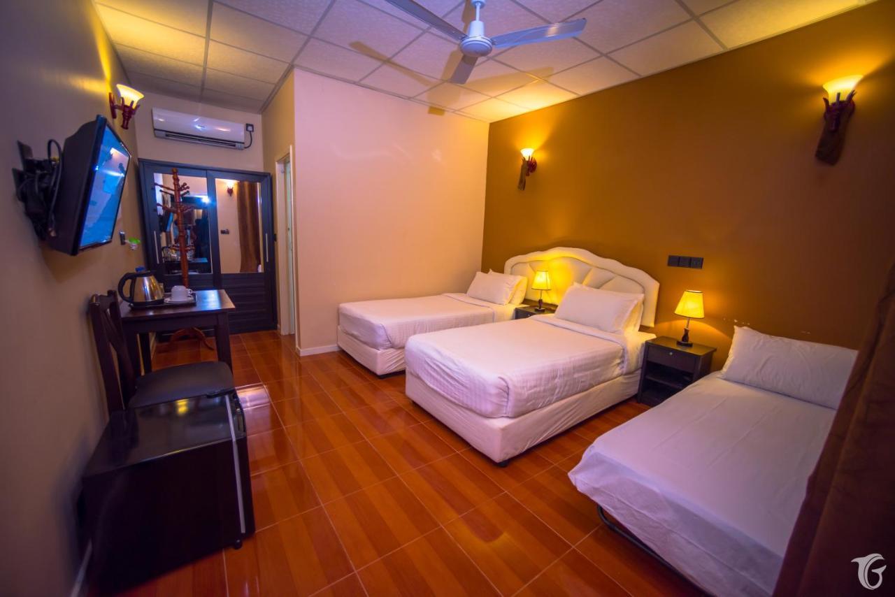 Gunbaru Inn Ukulhas Island Exterior photo