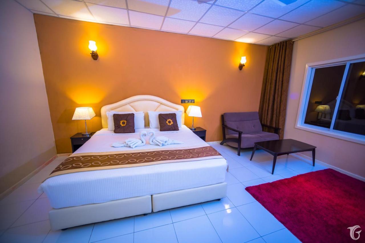 Gunbaru Inn Ukulhas Island Exterior photo