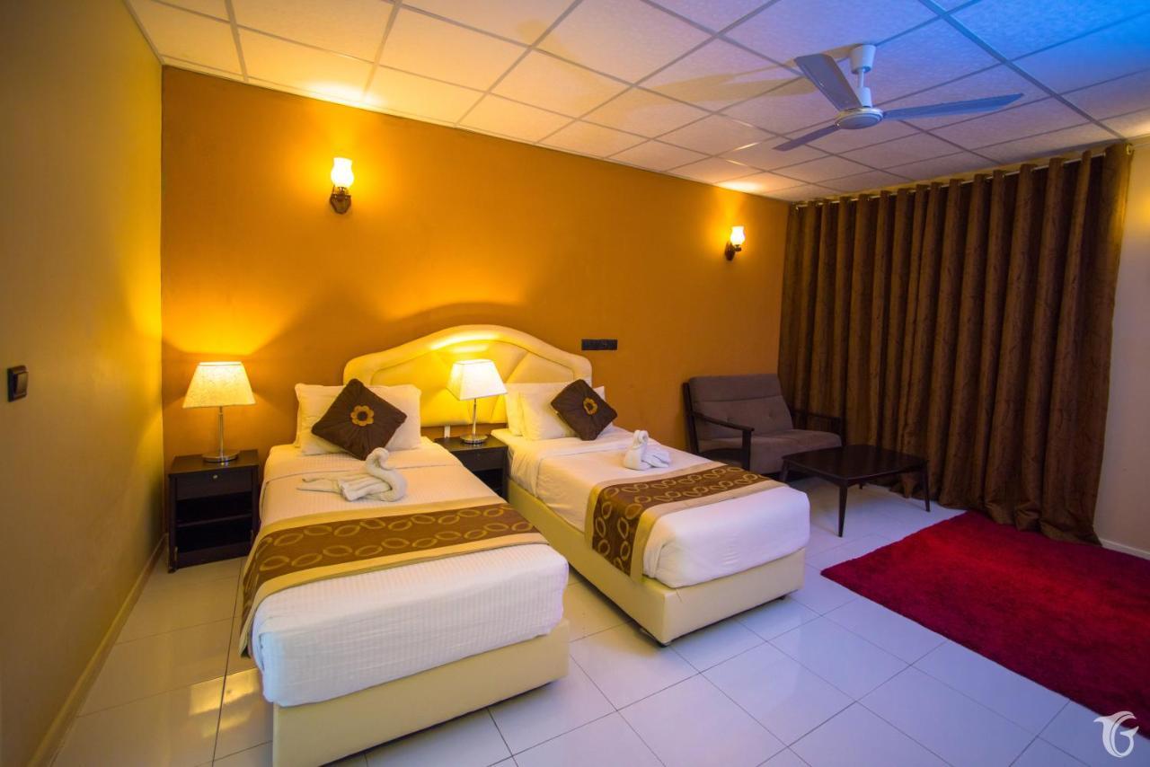 Gunbaru Inn Ukulhas Island Exterior photo