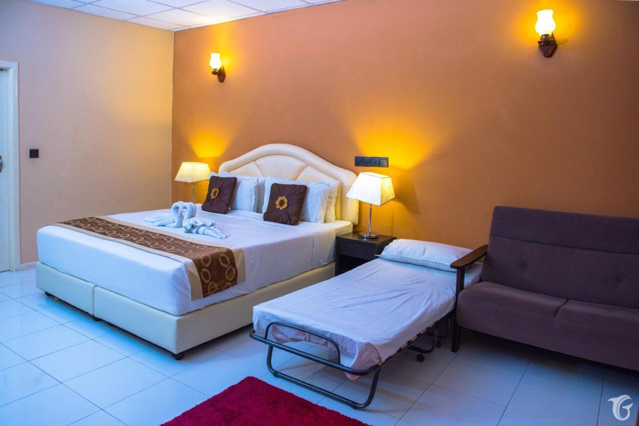 Gunbaru Inn Ukulhas Island Exterior photo