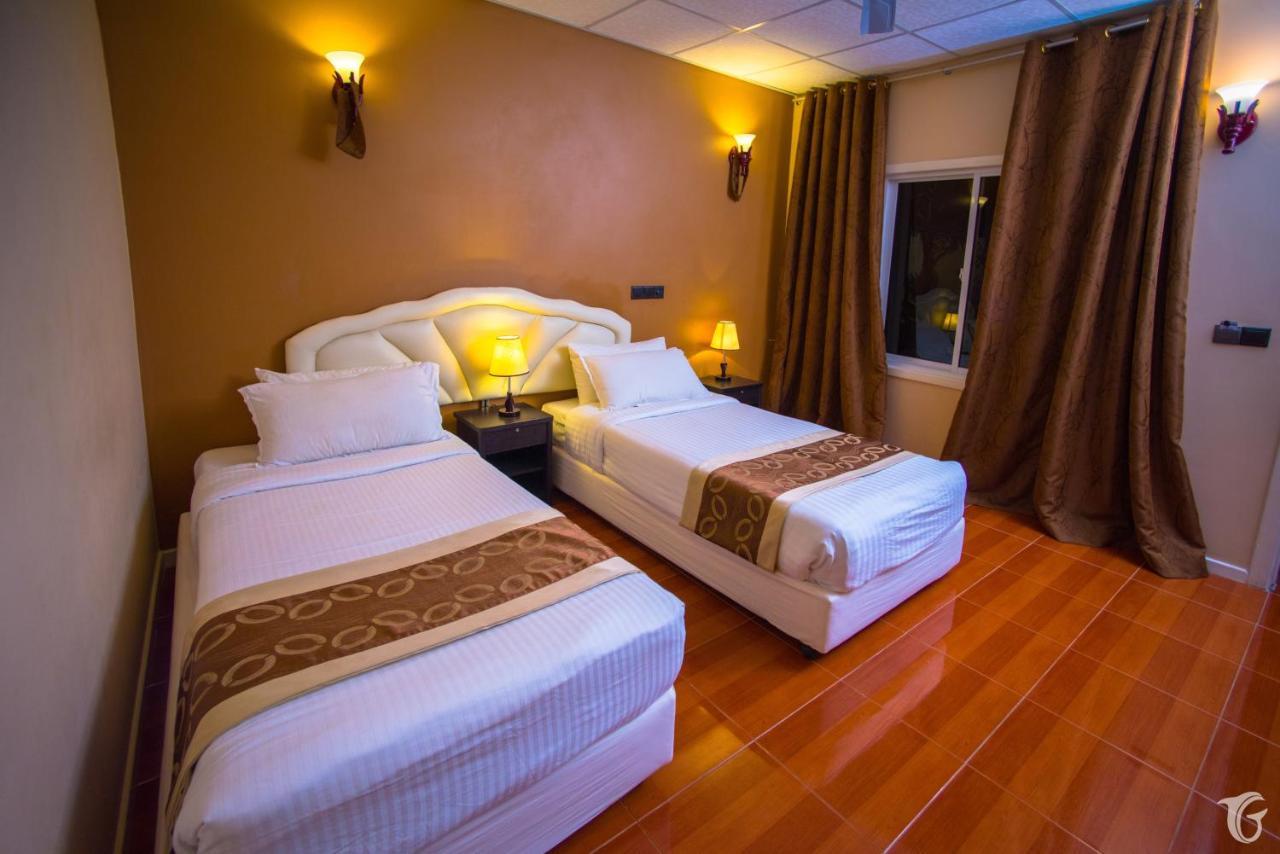 Gunbaru Inn Ukulhas Island Exterior photo