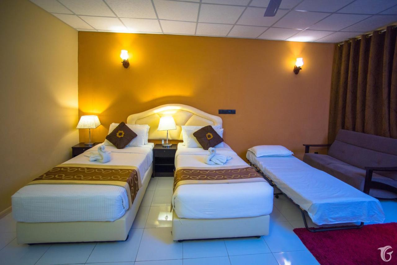 Gunbaru Inn Ukulhas Island Exterior photo