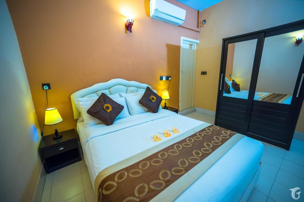 Gunbaru Inn Ukulhas Island Exterior photo