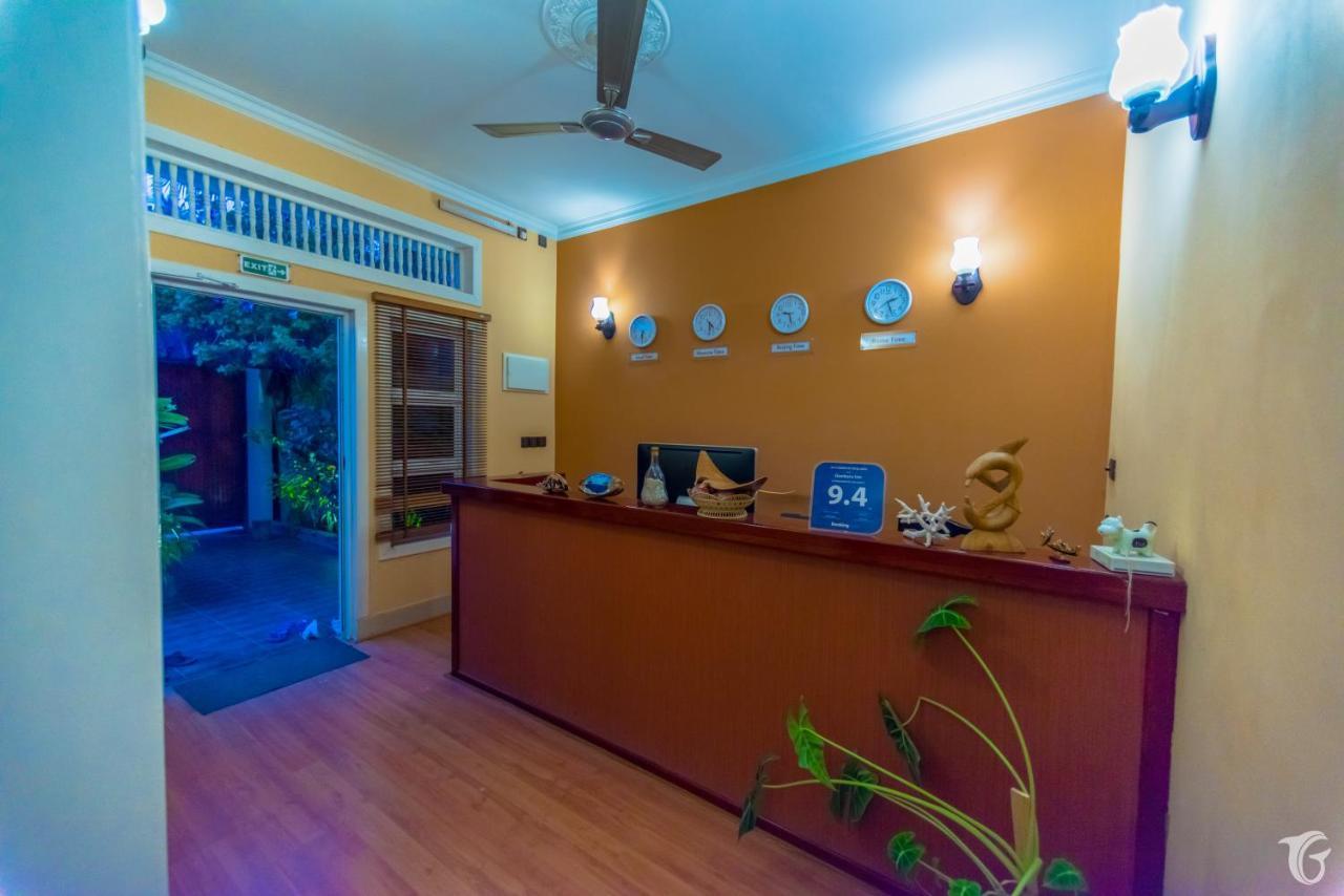 Gunbaru Inn Ukulhas Island Exterior photo