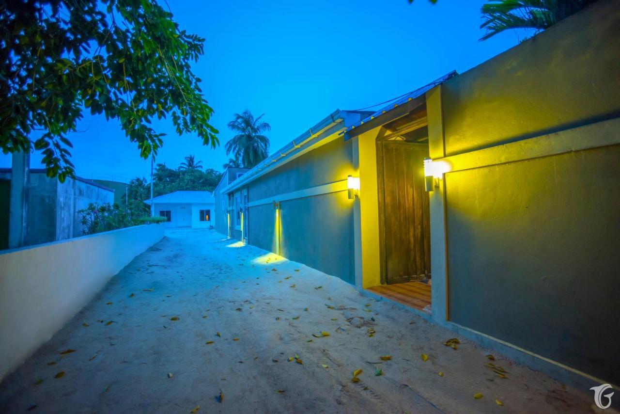 Gunbaru Inn Ukulhas Island Exterior photo